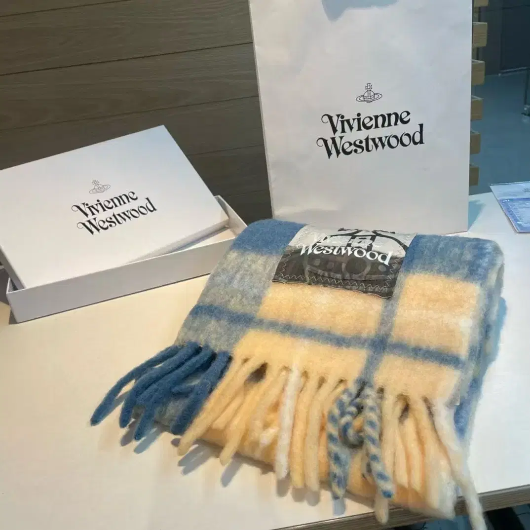 Vivienne Westwood 캐시미어 머플러